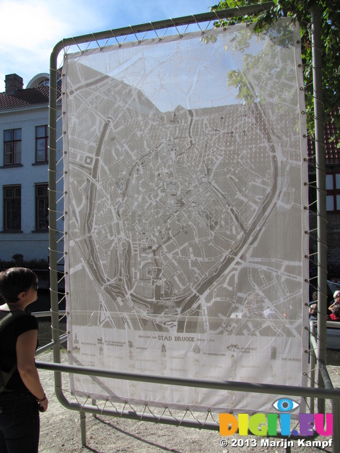 SX30127 Brugge city map in lace
